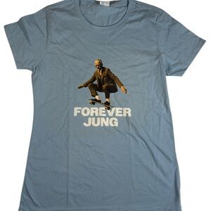 Forever Jung Women’s Graphic Tee Size M Parody Rock Comedy Academic T-Shirt